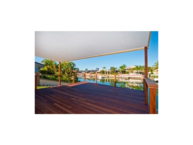 5 Smugglers Place, Runaway Bay QLD 4216