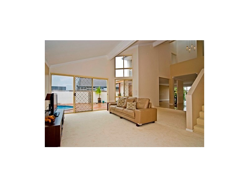 5 Smugglers Place, Runaway Bay QLD 4216