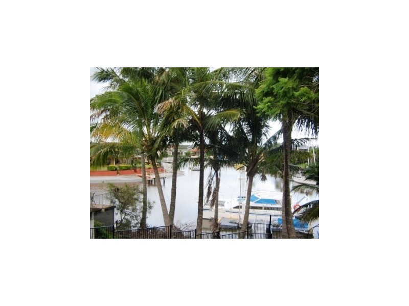 11 Bass Place, Paradise Point QLD 4216