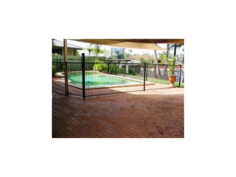 11 Bass Place, Paradise Point QLD 4216