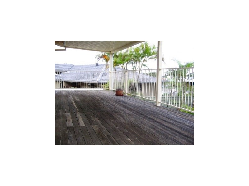 11 Bass Place, Paradise Point QLD 4216