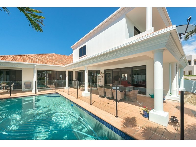 24 The Sovereign Mile, Sovereign Islands QLD 4216