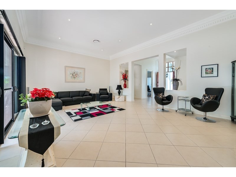 24 The Sovereign Mile, Sovereign Islands QLD 4216