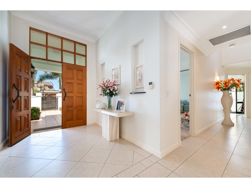 24 The Sovereign Mile, Sovereign Islands QLD 4216