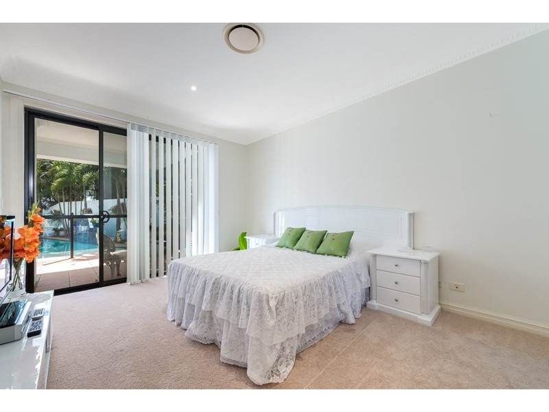 24 The Sovereign Mile, Sovereign Islands QLD 4216