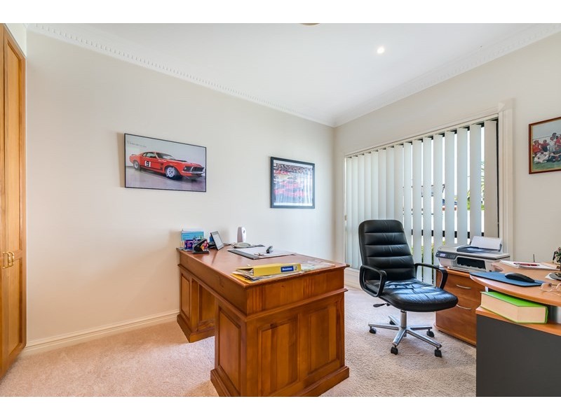 24 The Sovereign Mile, Sovereign Islands QLD 4216