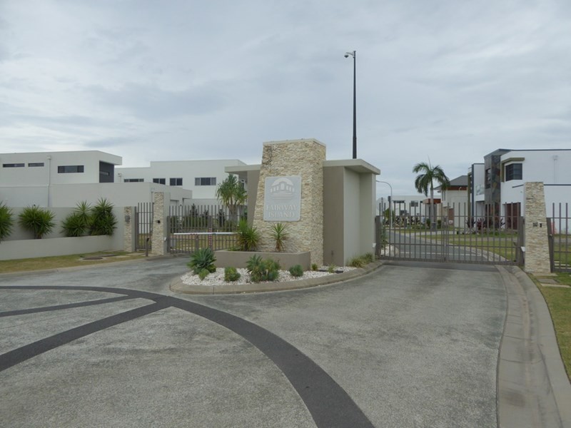 7603 Fairway Boulevard, Hope Island QLD 4212