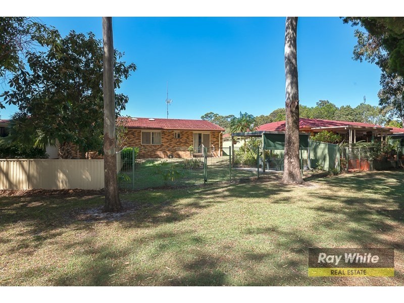 2/11 Woodgate Place, Paradise Point QLD 4216