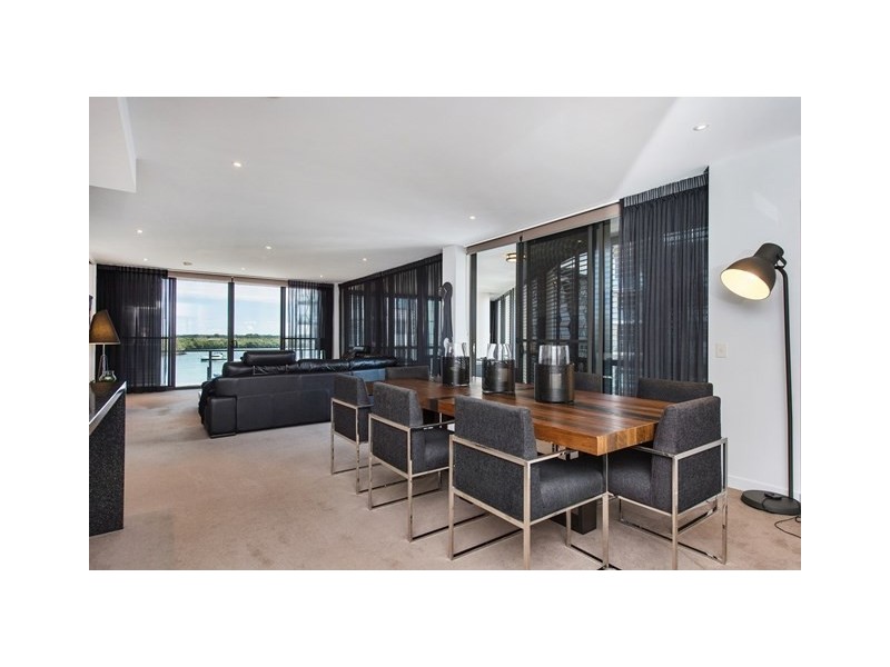 2304/1 Marina Promenade, Paradise Point QLD 4216