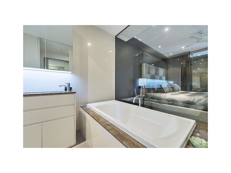 2304/1 Marina Promenade, Paradise Point QLD 4216