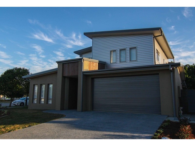 2/2 Compass Drive, Biggera Waters QLD 4216