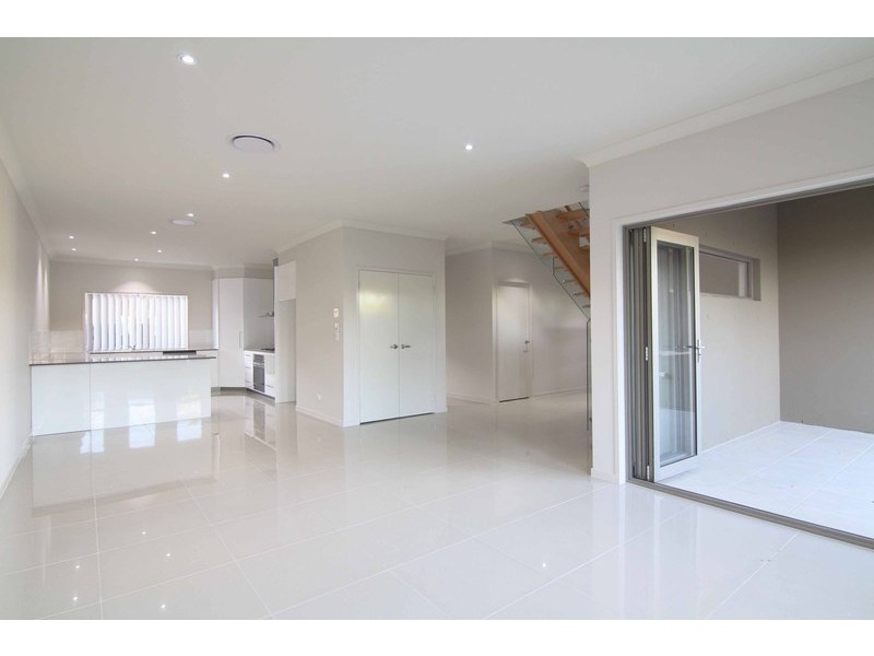 2/2 Compass Drive, Biggera Waters QLD 4216