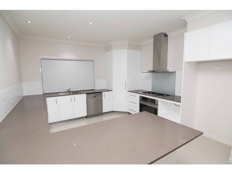 2/2 Compass Drive, Biggera Waters QLD 4216