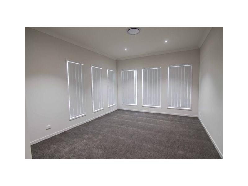 2/2 Compass Drive, Biggera Waters QLD 4216