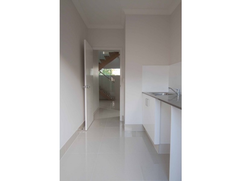 2/2 Compass Drive, Biggera Waters QLD 4216
