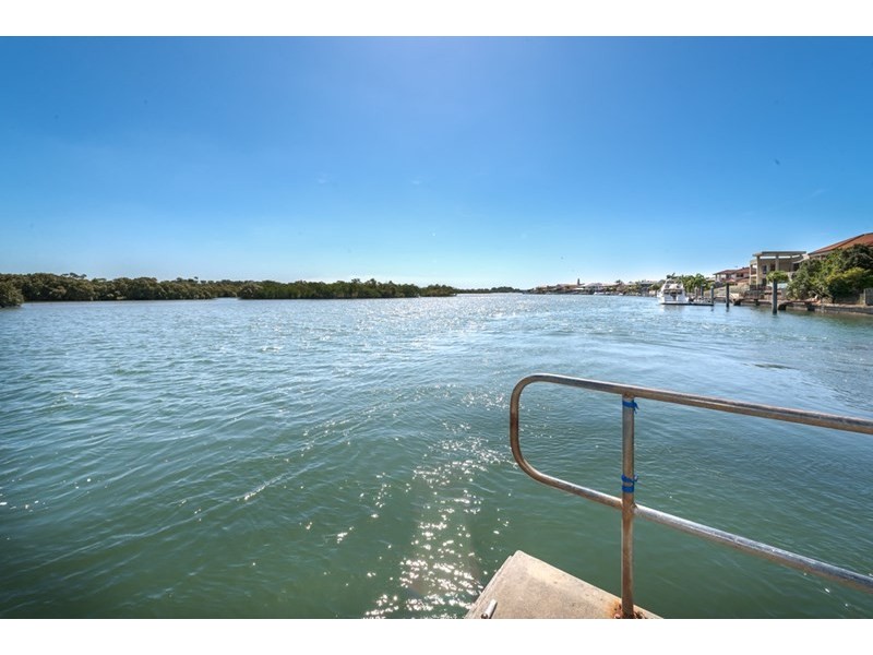 1/11 Woodgate Place, Paradise Point QLD 4216