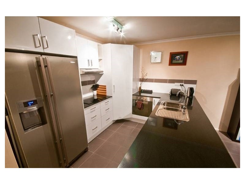 6/16 Madang Crescent, Runaway Bay QLD 4216