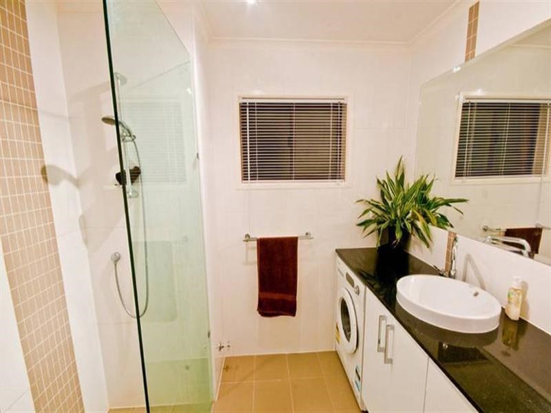 6/16 Madang Crescent, Runaway Bay QLD 4216