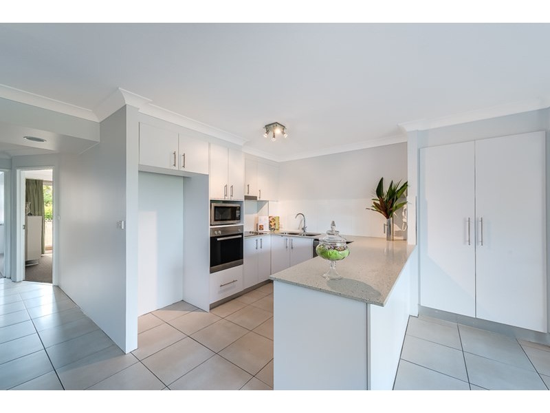 26/37 Bayview Street, Runaway Bay QLD 4216