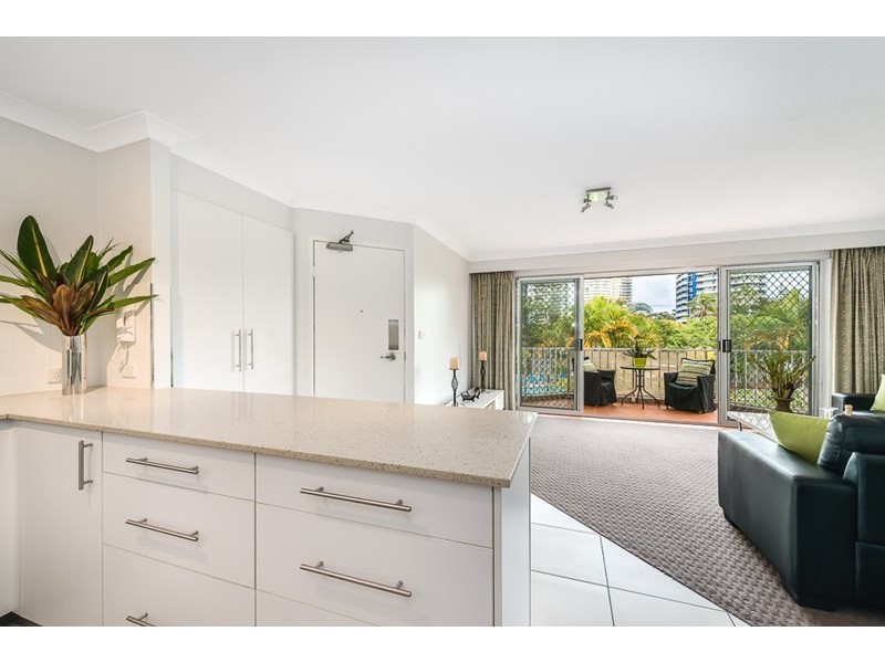 26/37 Bayview Street, Runaway Bay QLD 4216