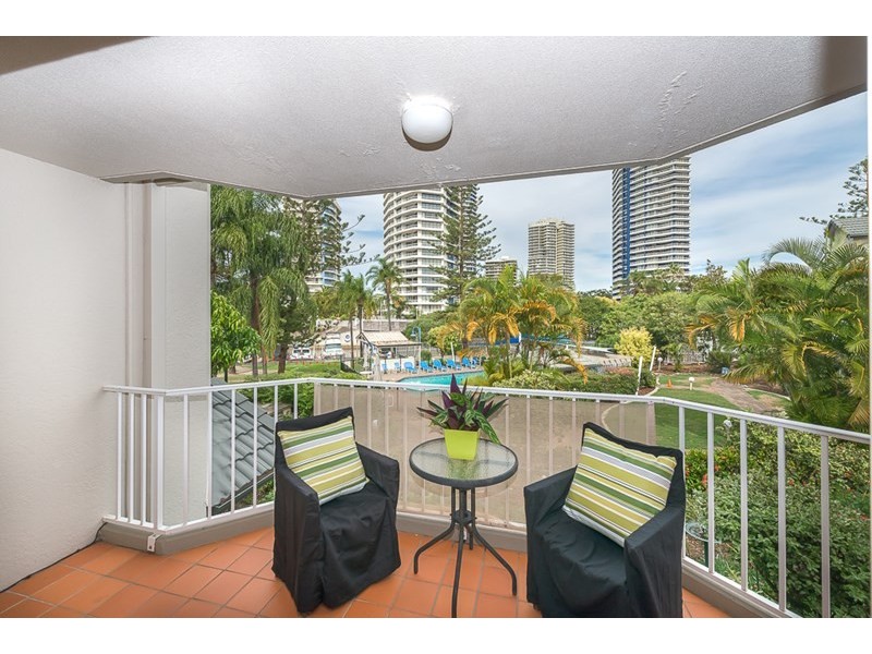 26/37 Bayview Street, Runaway Bay QLD 4216