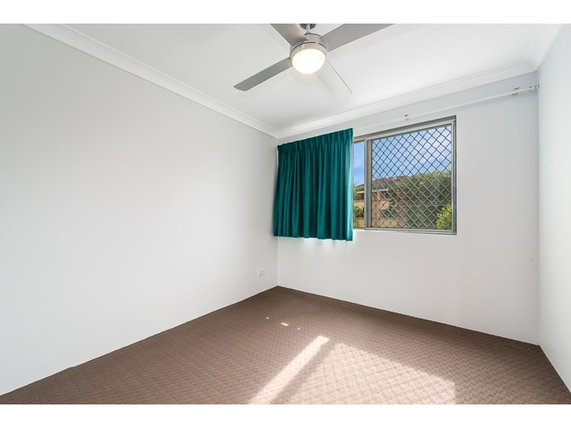 26/37 Bayview Street, Runaway Bay QLD 4216