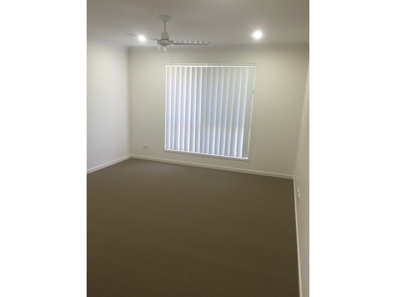 22 Augusta Boulevard, Pimpama QLD 4209