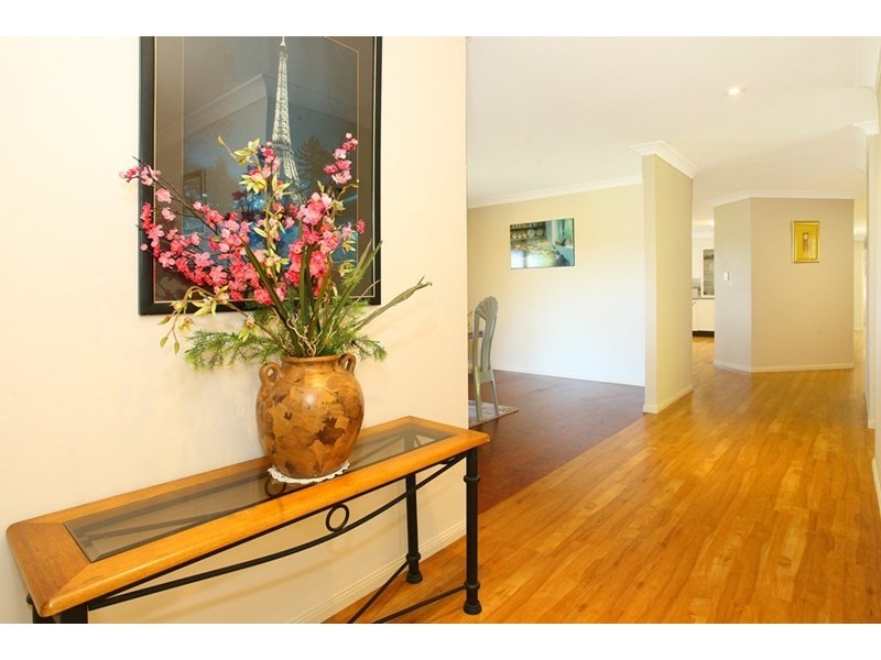 41 Geoff Wolter Drive, Molendinar QLD 4214