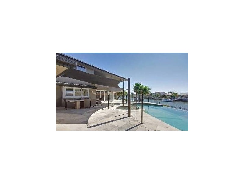 1 Sundance Way, Runaway Bay QLD 4216