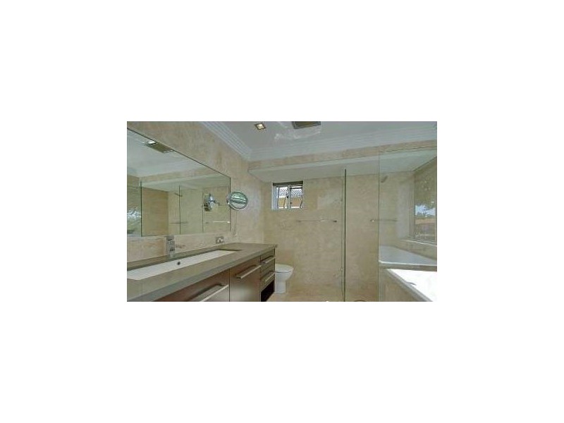 1 Sundance Way, Runaway Bay QLD 4216