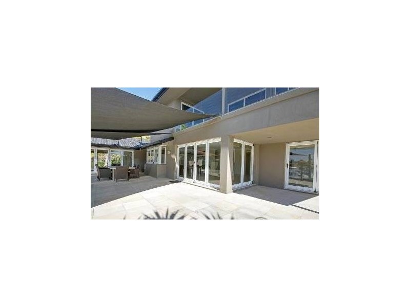 1 Sundance Way, Runaway Bay QLD 4216