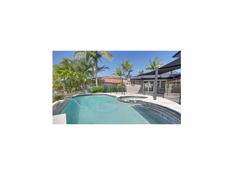 1 Sundance Way, Runaway Bay QLD 4216