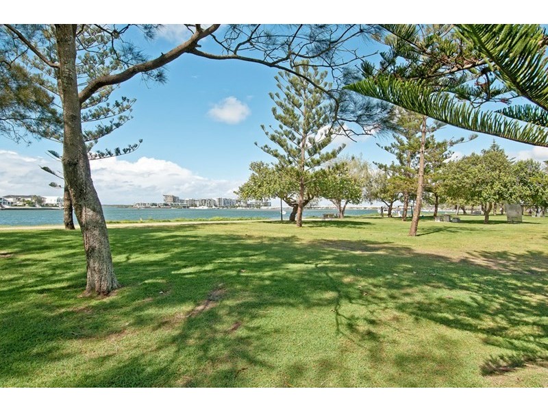 20 Bruce Avenue, Paradise Point QLD 4216