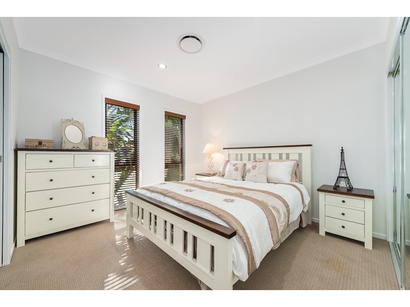 2136 Beaufort Way, Hope Island QLD 4212