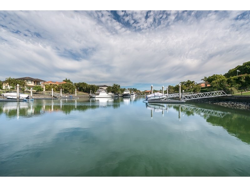 2136 Beaufort Way, Hope Island QLD 4212