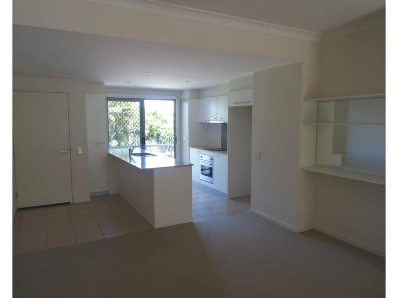 18/12 – 18 Bayview Street, Runaway Bay QLD 4216