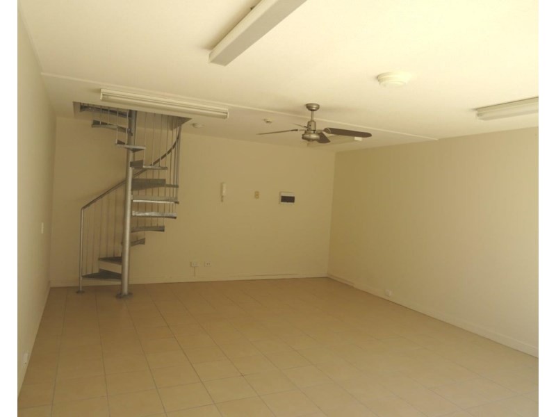 18/12 – 18 Bayview Street, Runaway Bay QLD 4216