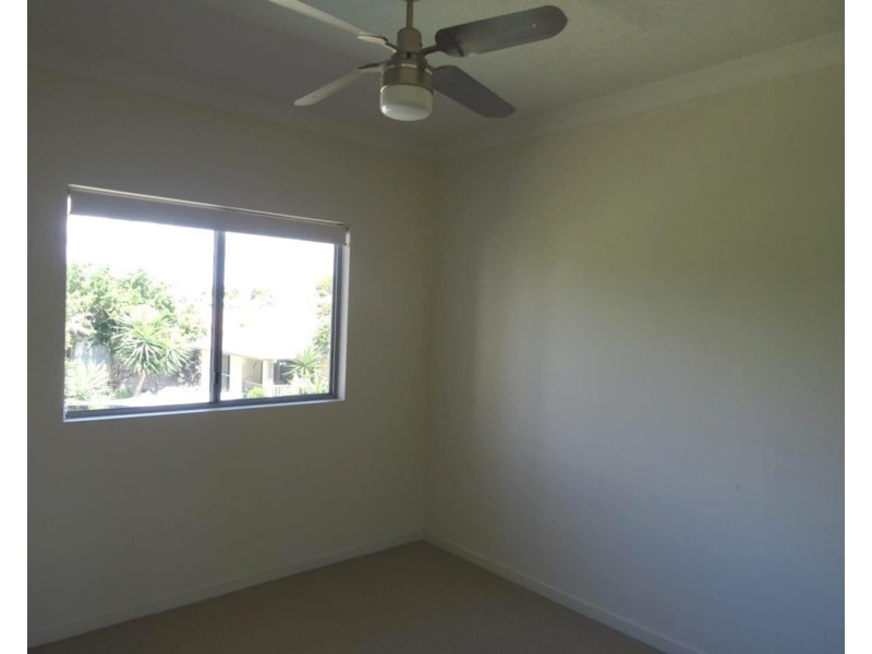 18/12 – 18 Bayview Street, Runaway Bay QLD 4216