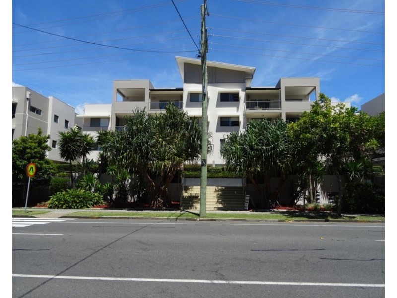 18/12 – 18 Bayview Street, Runaway Bay QLD 4216