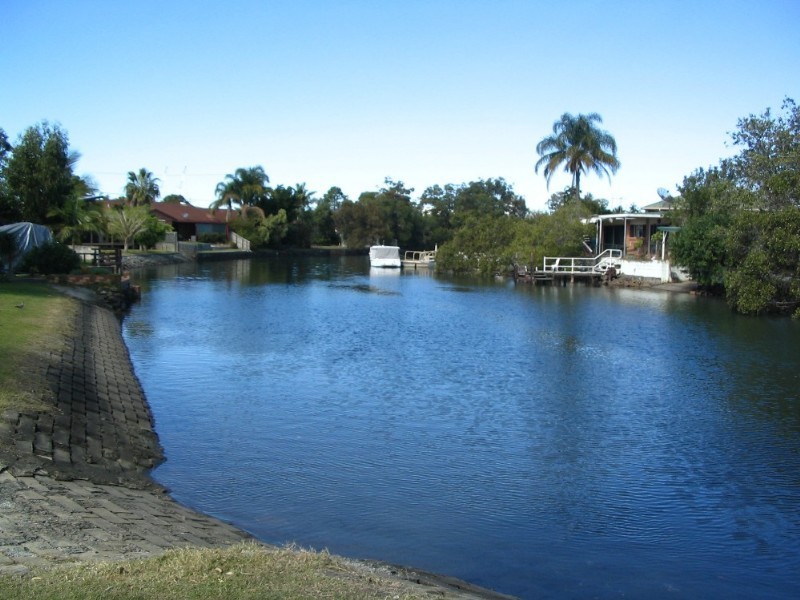 9 Kilmartin Esplanade, Biggera Waters QLD 4216