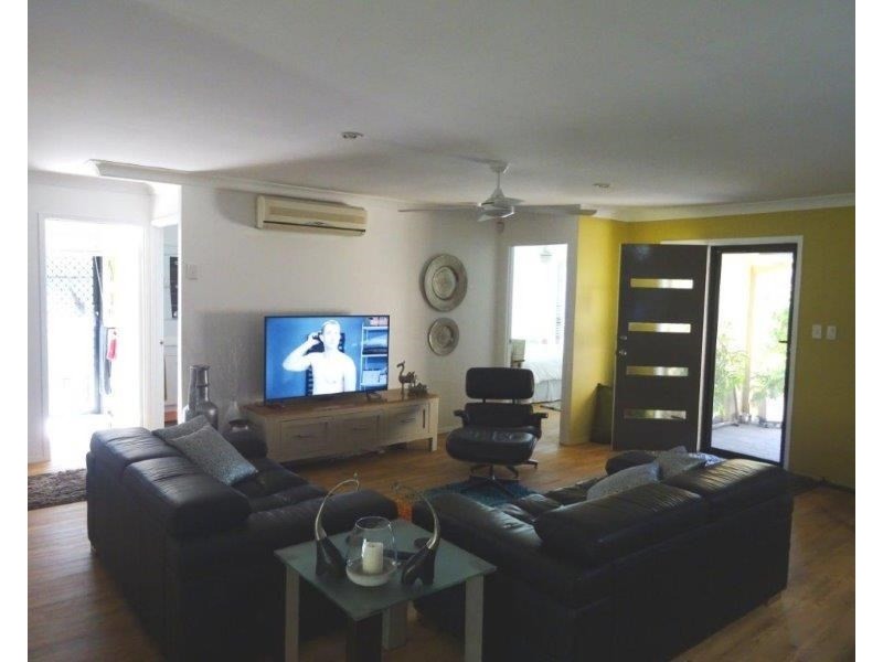 6/136 Pacific Pines Boulevard, Pacific Pines QLD 4211