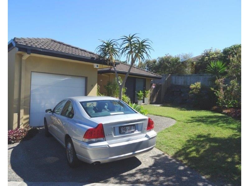 6/136 Pacific Pines Boulevard, Pacific Pines QLD 4211