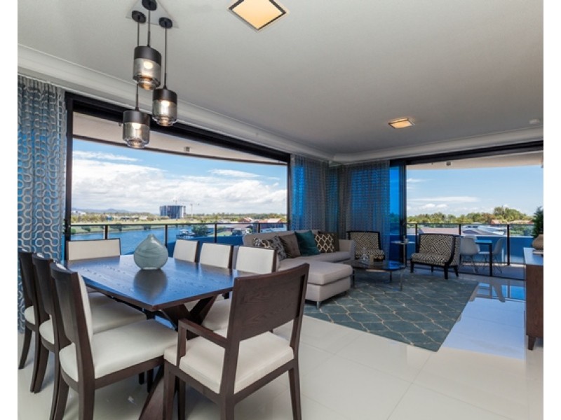 5 Harbourside Court, Biggera Waters QLD 4216