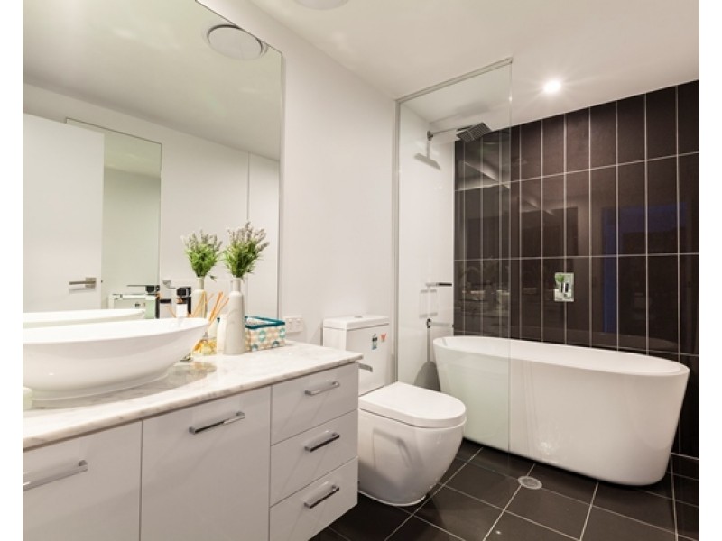 5 Harbourside Court, Biggera Waters QLD 4216