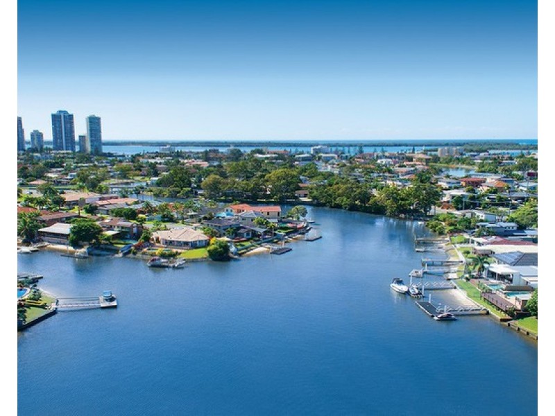 U3805 5 Harbour Side Court, Biggera Waters QLD 4216