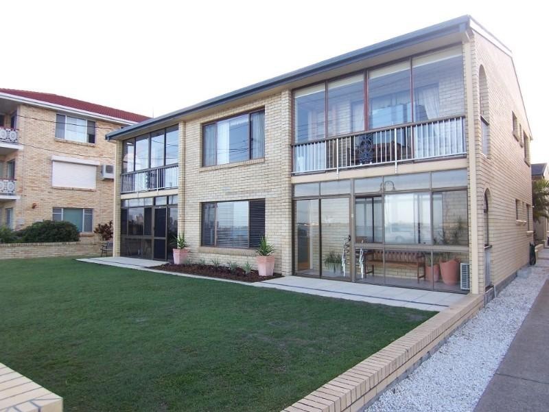 8/266 Marine Parade, Labrador QLD 4215