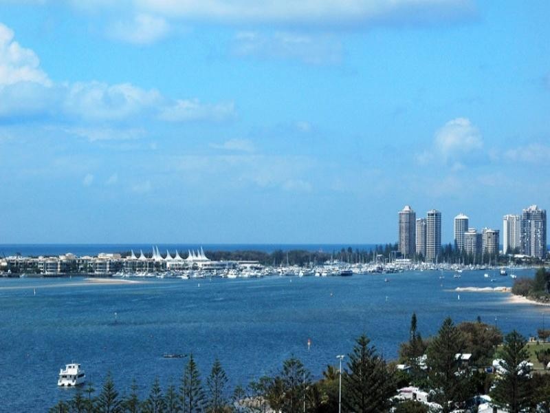 Labrador QLD 4215