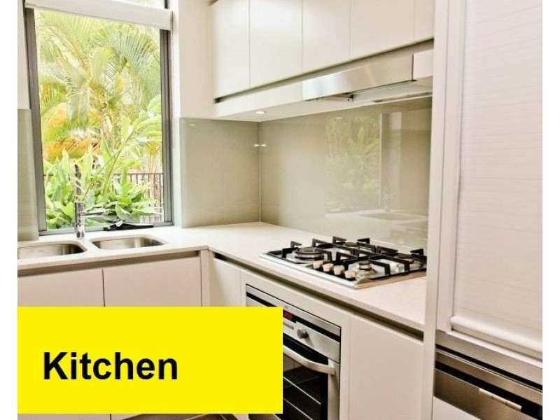 P1/28 Bayview Street, Runaway Bay QLD 4216