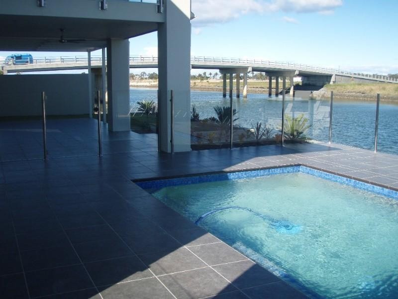 Hope Island QLD 4212