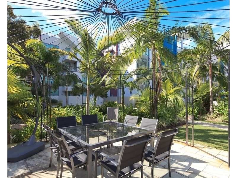 40/20-28 Bayview Street, Runaway Bay QLD 4216